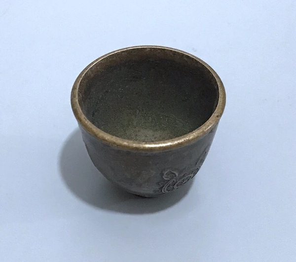 纯铜龙纹小酒杯,品相很好,实物拍摄