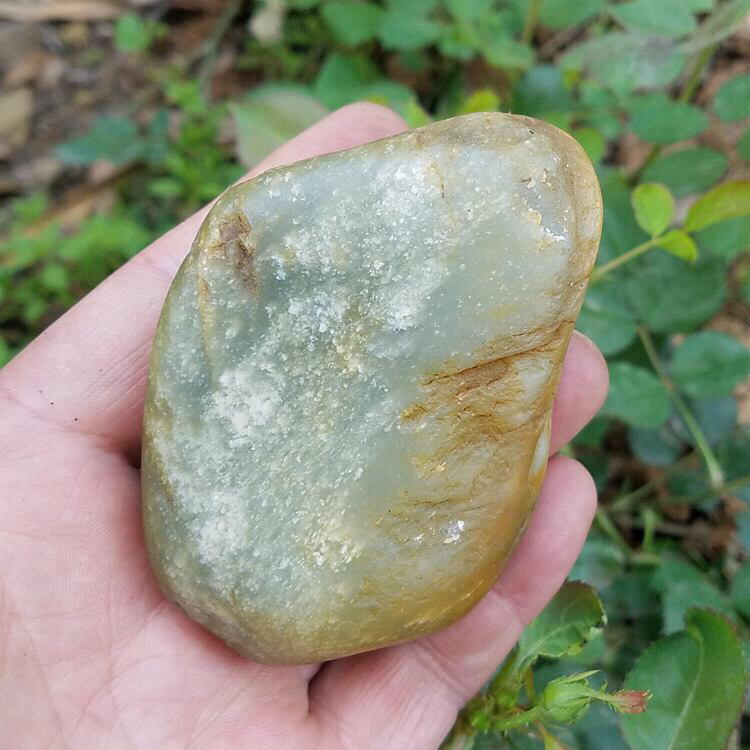 实物照新疆和田玉原石玉料毛料摆