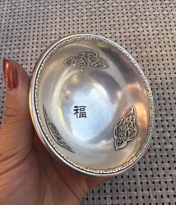 藏银洪字底花边碗品相看图实物拍摄完美无瑕疵材质