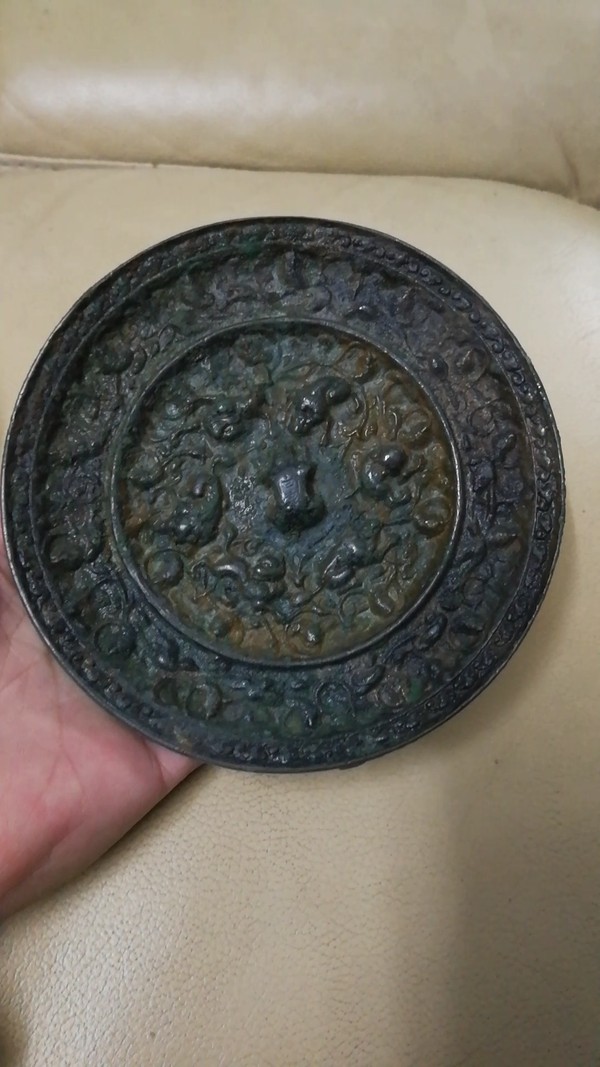 保真包老开门精美品唐官字款海兽葡萄青铜镜1