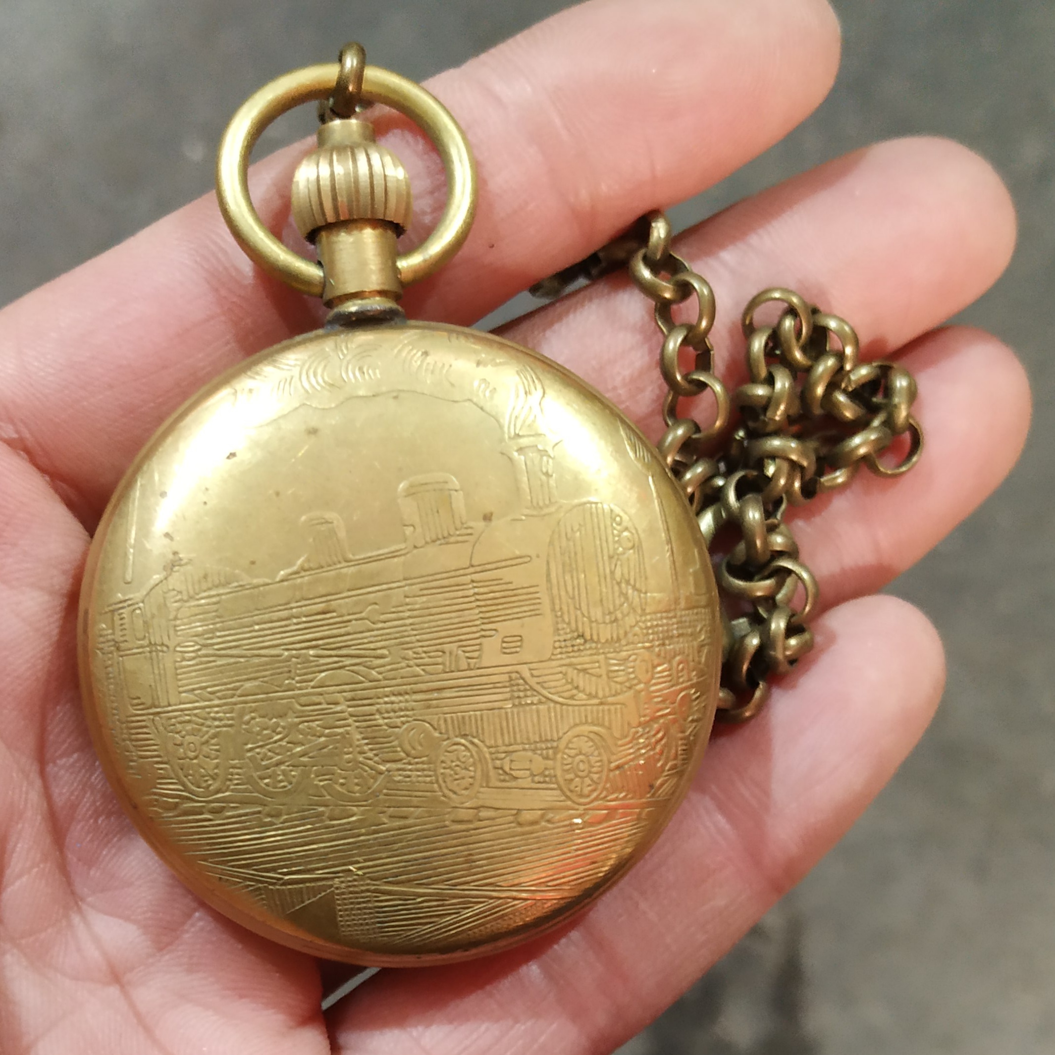 捡漏了,经典黄铜火车头机械怀表