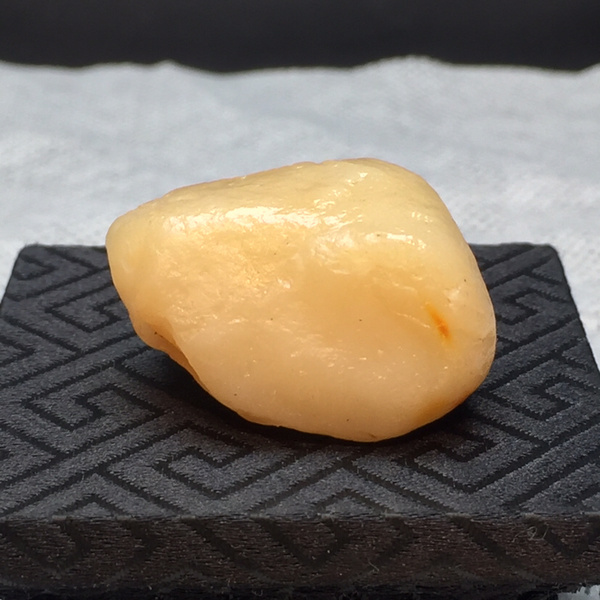 题材田黄原石银包金重量20克田黄石是非