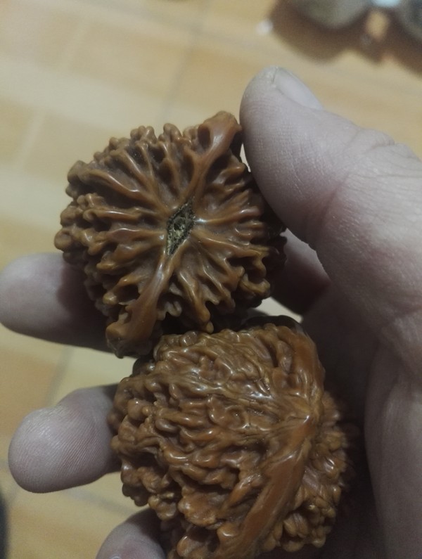 文玩核桃一对品相如图.真假_图片_价格_评级-文玩杂项-爱藏网