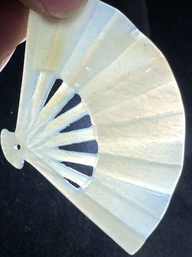 和田玉老料,扇子(手工雕刻)