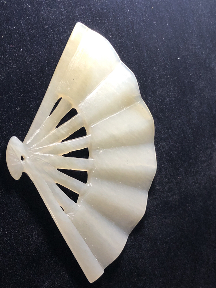 和田玉老料,扇子(手工雕刻)