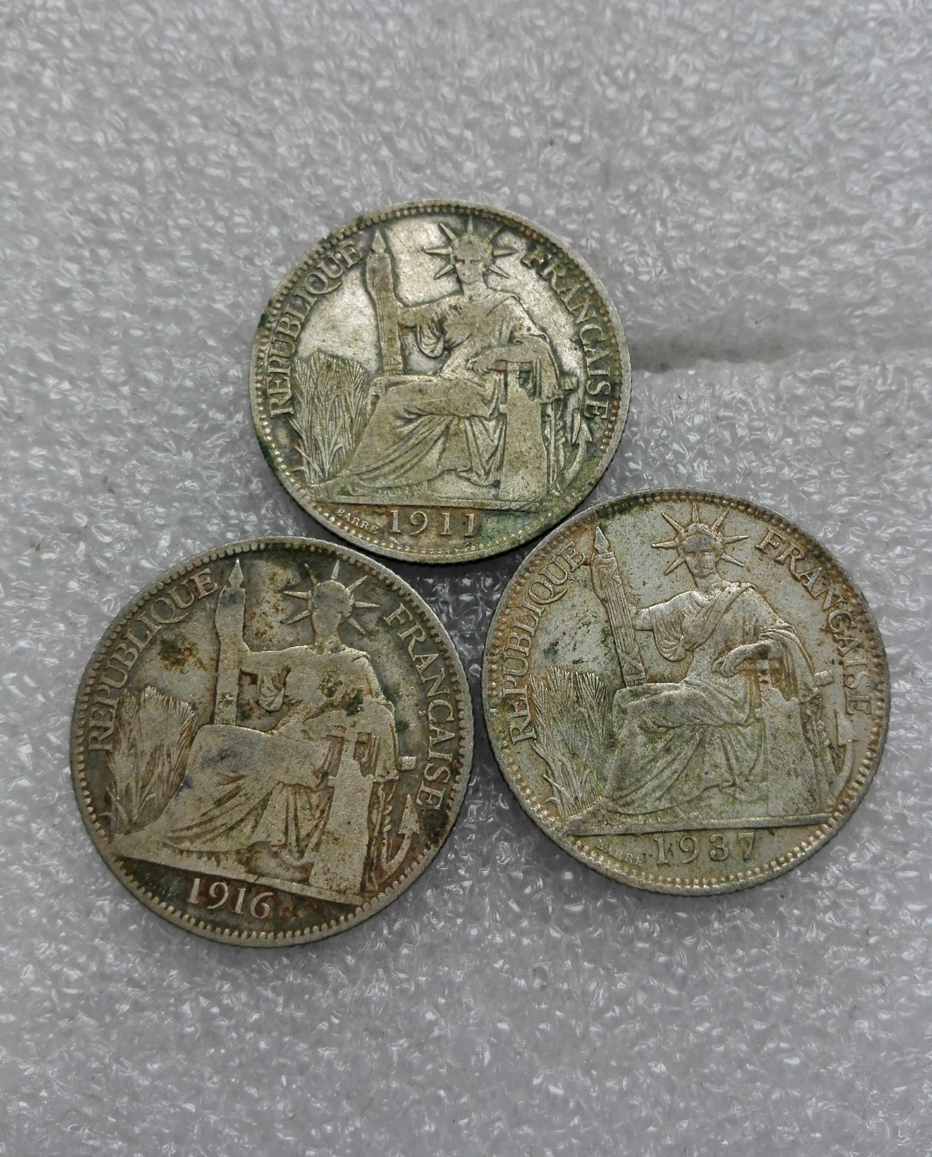 法国坐洋20c,贰角三枚自然光