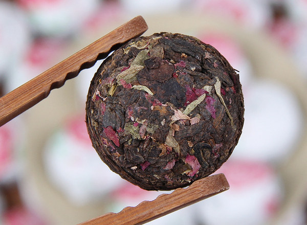 藏品展示玫瑰普洱茶,玫瑰香浓,持久芳香,沱型美观规格:500克/份年份