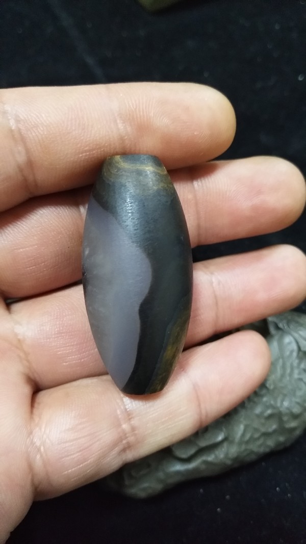 九眼石页岩天珠九眼石页岩冰料蒙天珠尺寸43x2