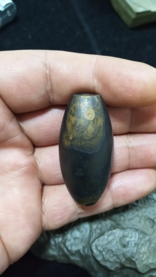 九眼石页岩天珠九眼石页岩冰料蒙天珠尺寸43x2