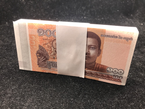 柬埔寨100瑞尔外币一刀百连号内带双豹子777