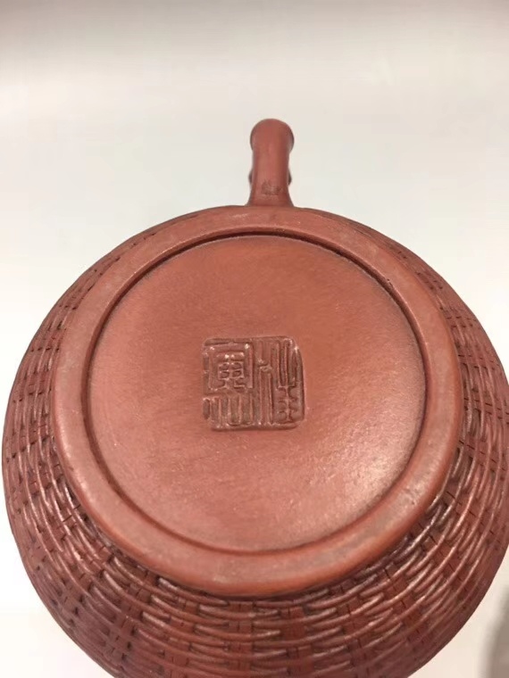 早些年收藏的老紫砂壶一把玉兔梅花图汪寅仙1