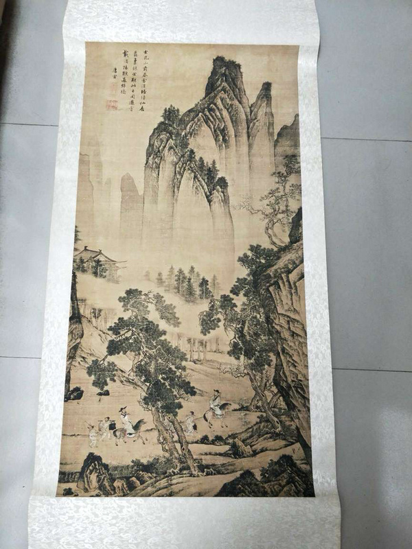 精品上拍,唐寅款【松林扬鞭】宣纸绢布精装裱,卷轴字