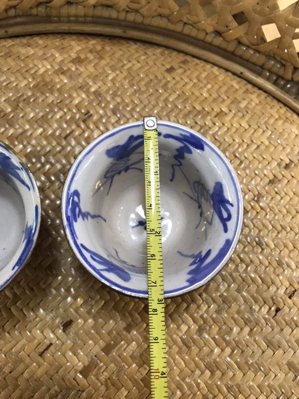 民国紫金釉青花金鱼压手杯一对全品如图有缩釉拍