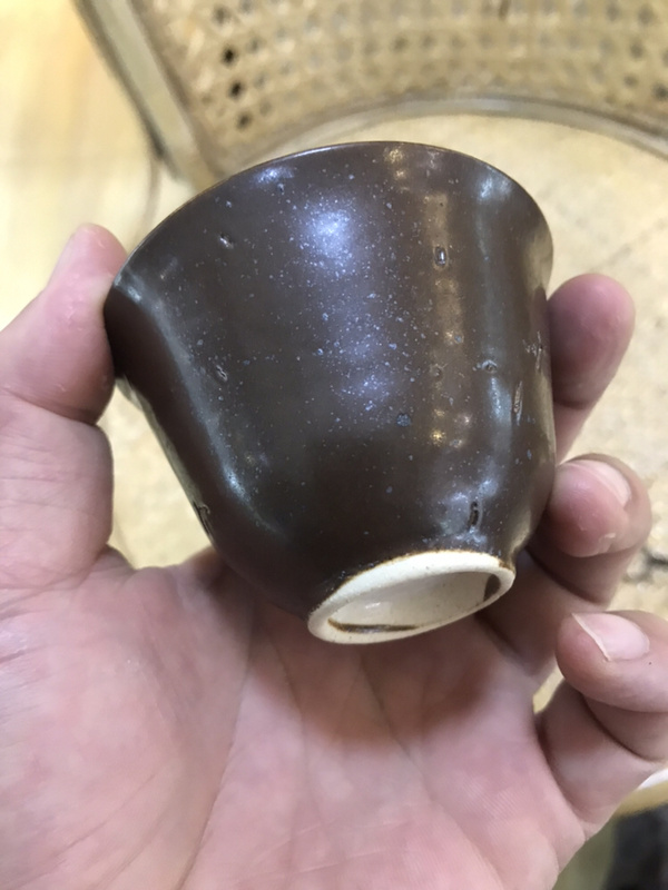 民国紫金釉青花金鱼压手杯一对全品如图有缩釉拍