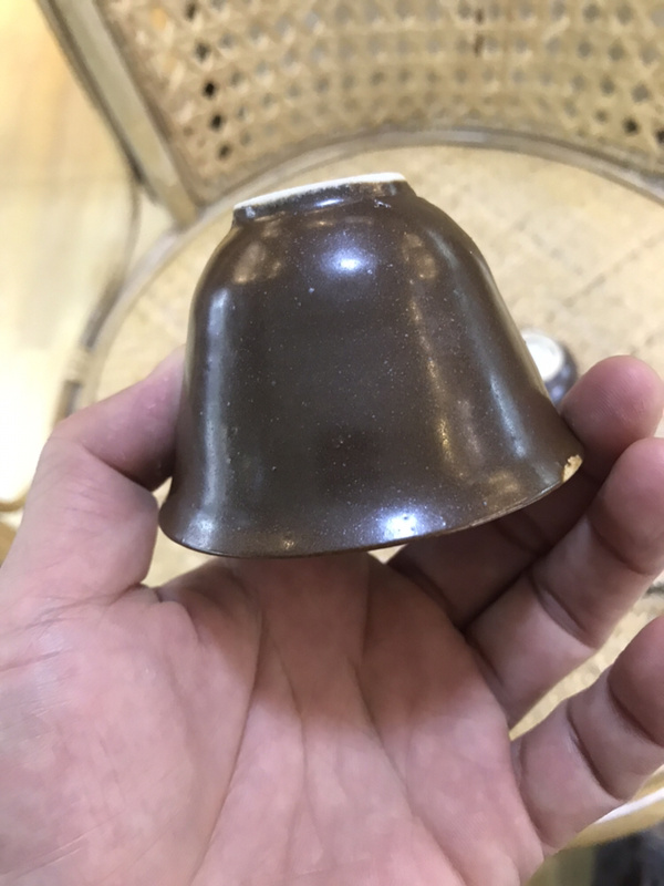 民国紫金釉青花金鱼压手杯一对全品如图有缩釉拍