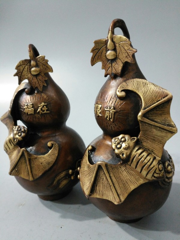 繁茂吉祥葫芦谐音"福禄",自古以来就被当作招财纳福的吉祥物;据说在家