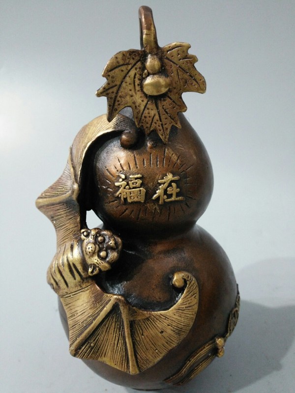 繁茂吉祥葫芦谐音"福禄",自古以来就被当作招财纳福的吉祥物;据说在家