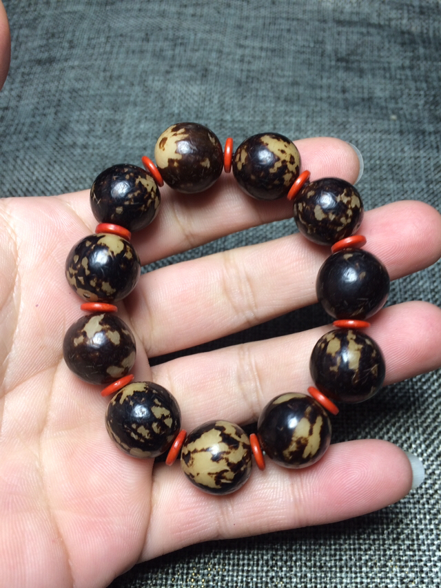 正品菩提根手串,品高色靓,如人