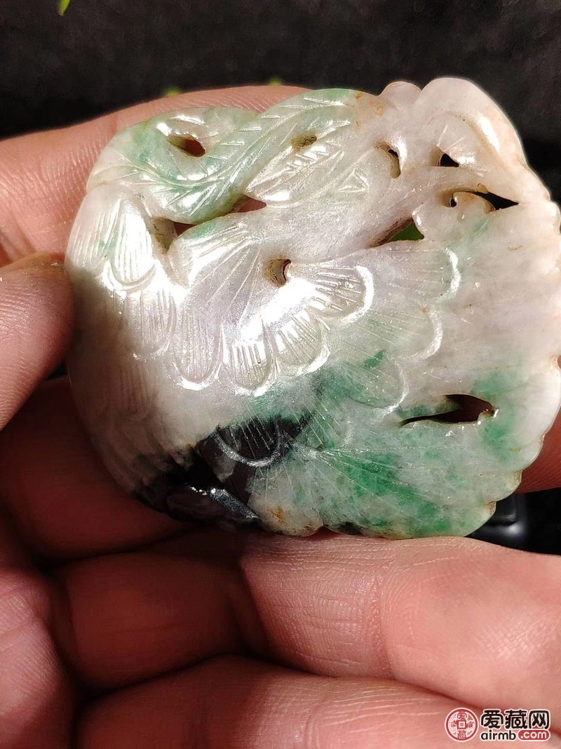 清朝时期镂空孔雀翡翠玉佩请老