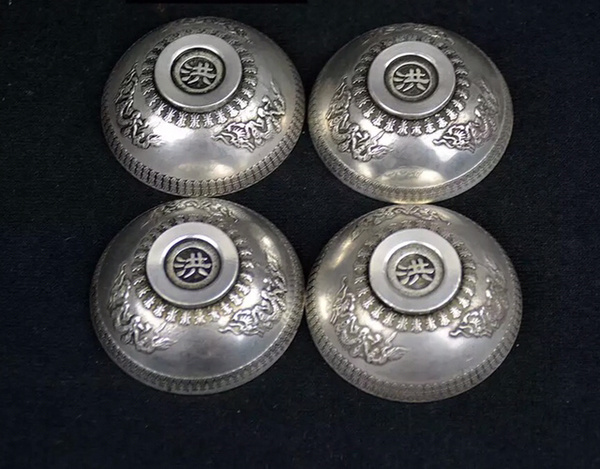 藏银福禄寿禧碟子碗,做工精致,品相极好,喜欢的不要