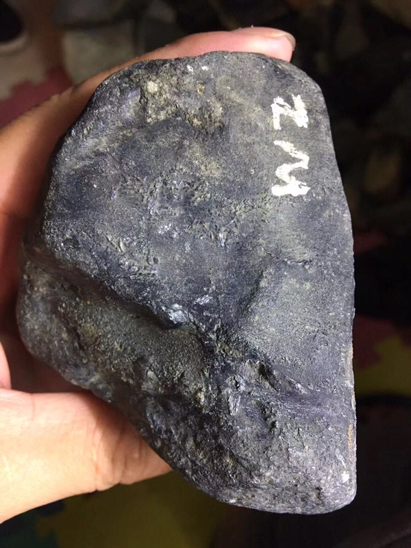 莫弯基开窗晴水料老皮壳肉质细腻冰味十足种老