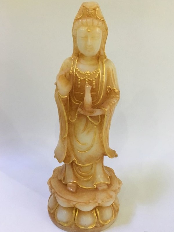 自己珍藏多年和田玉观音佛像一尊形态逼真大尺寸