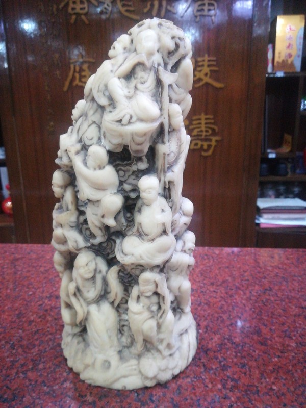 玉雕十八罗汉形态各异栩栩如生是不可多得的收藏佳