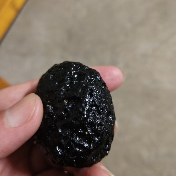 大漏玻璃陨石雷公墨原石5939克小财纹路