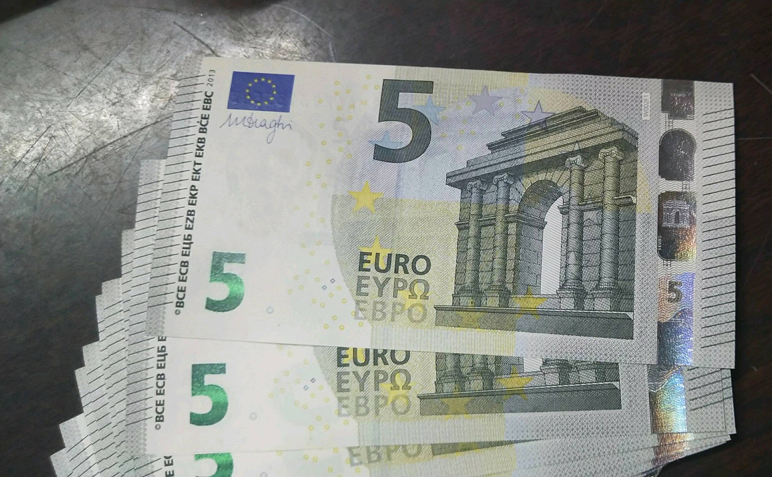 5欧元纸币图片图片