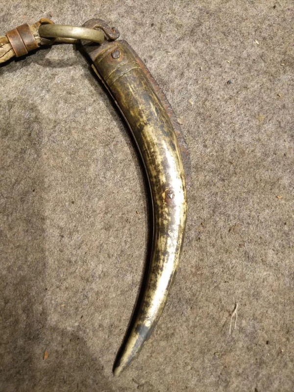 民国羊角刀晚清民国时期铜把羊角形小刀一把配双铜环