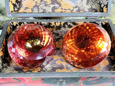 乾清宫藏七彩钻石一盒晶莹剔透色彩艳丽荧光漂亮