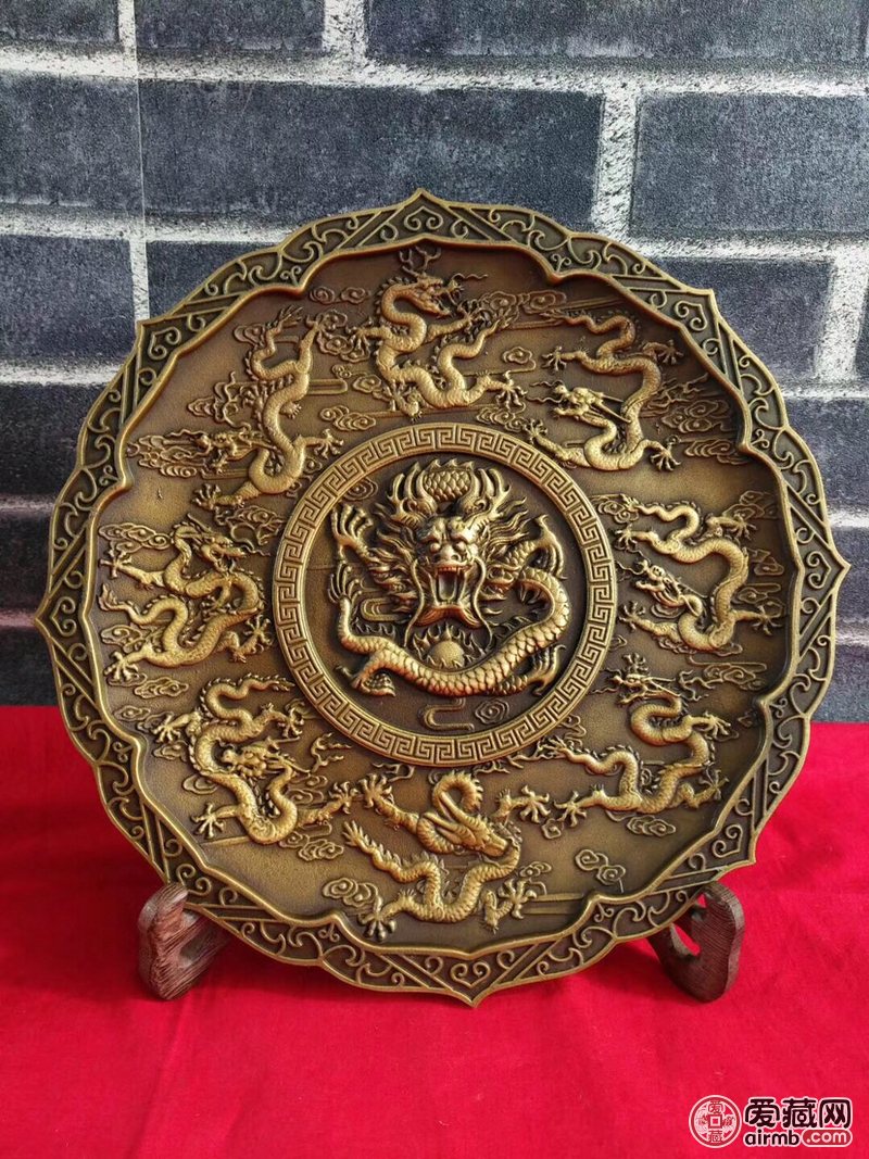 纯铜九龙戏珠赏盘摆件2个,选料