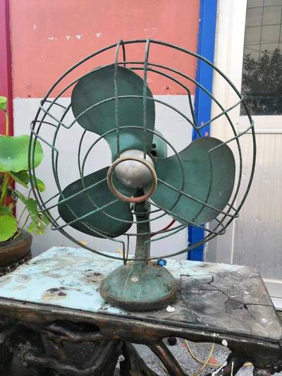 民国时期华生牌电风扇,保存完好,还能正常使用,包老