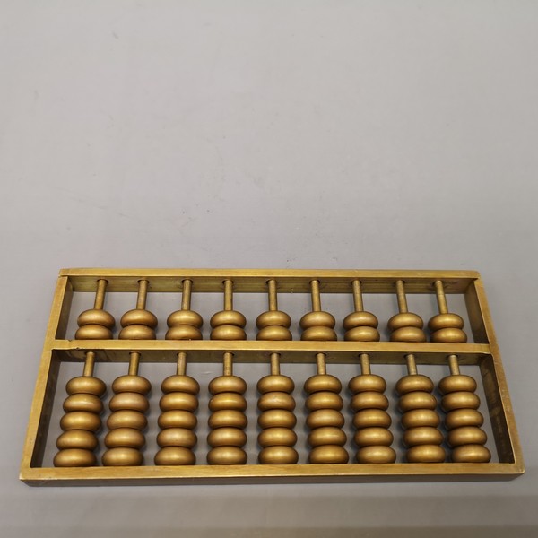 黄铜算盘器型厚重形制端正通体光素色泽雅致