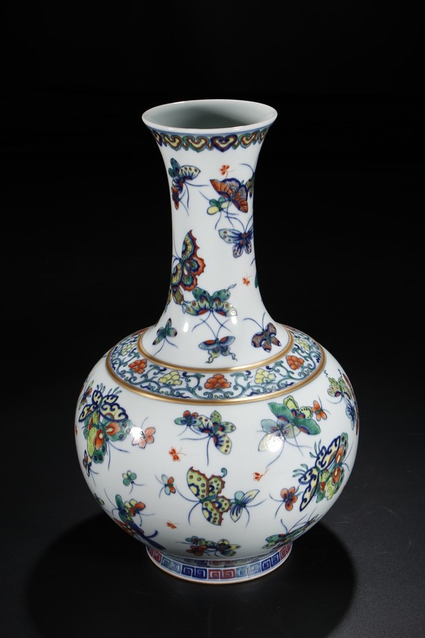 雍正斗彩描金百蝶纹赏瓶高395cm口10