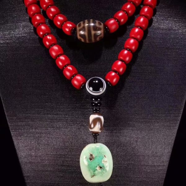 红雪巴琉璃松石项链,整串搭配漂亮,共有66颗雪巴琉