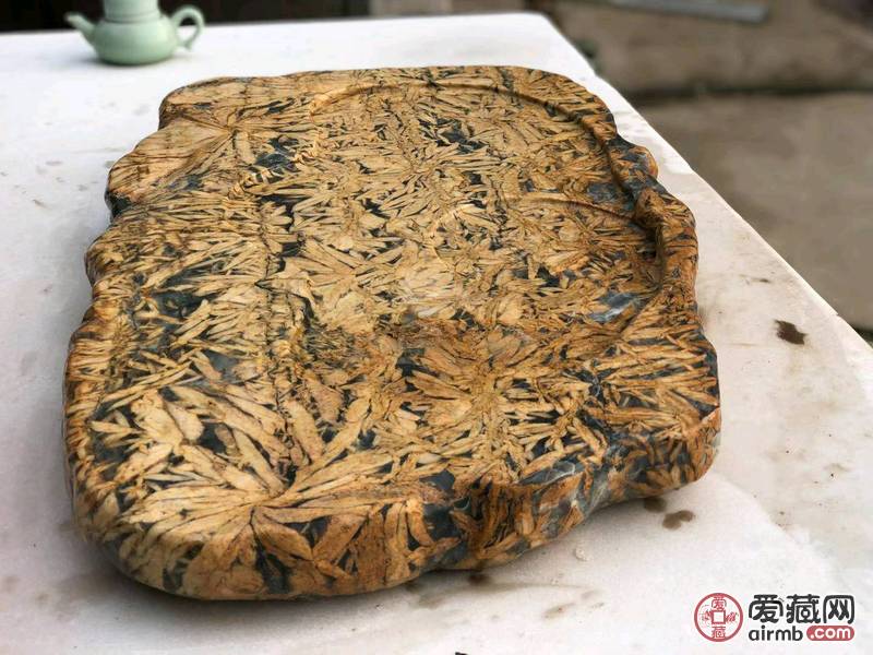 黄金竹叶石茶台,天然成型,纹理
