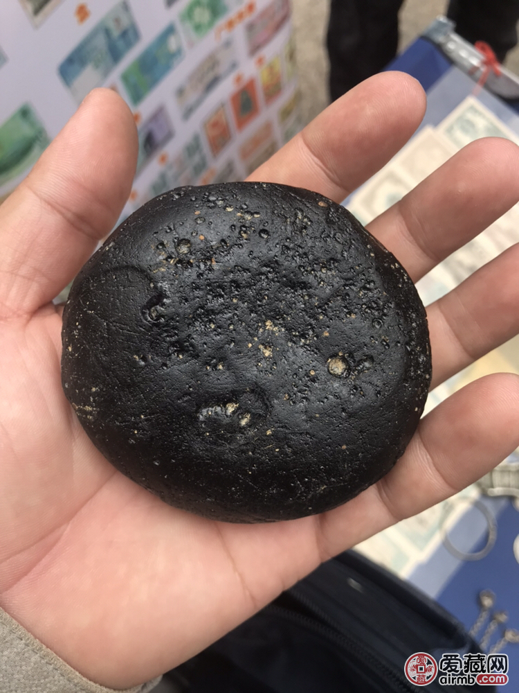玻璃陨石雷公墨330克