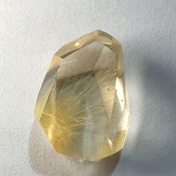 天然水晶金发晶原石多面切割抛光处理晶体通透发丝顺