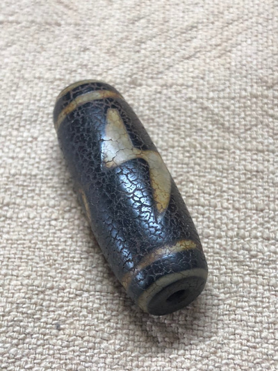 藏传西藏老矿玛瑙五眼闪电老天珠,咬色分明,纹路清晰