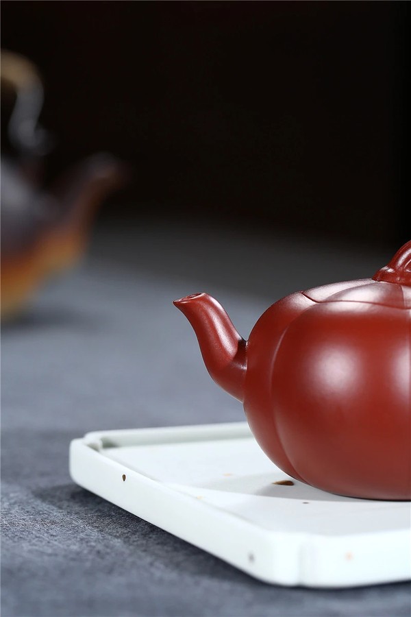 【作者】郝彤彤
【品名】南瓜壶
【泥料】大红袍