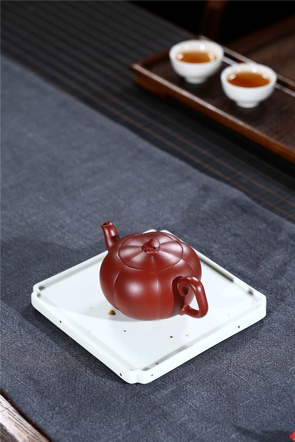 【作者】郝彤彤
【品名】南瓜壶
【泥料】大红袍