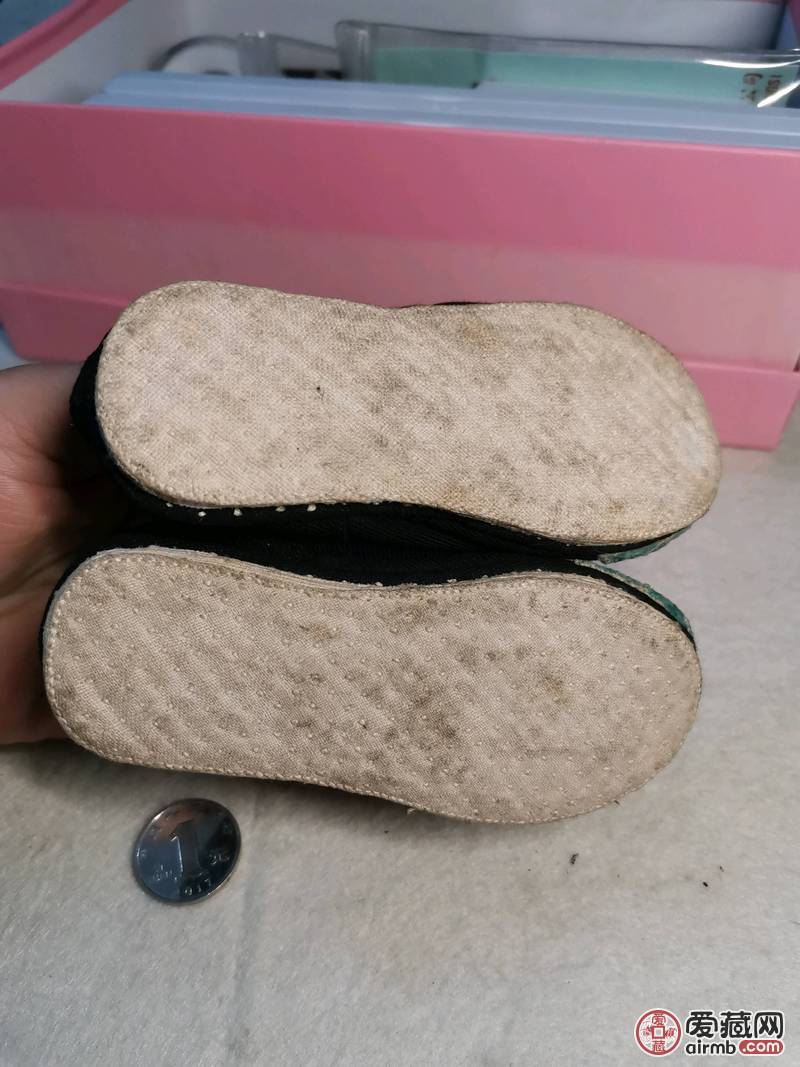 去年地皮手里收的精工绣花小鞋