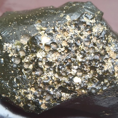 玻璃陨石425克,市面上很多假陨石