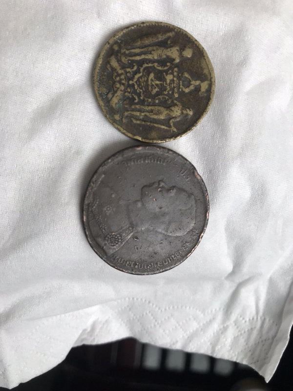 一枚北婆罗洲,一枚黑的不知道名字.求告知其评级完