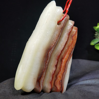 【拍品】精美的猪肉石
【产地】广西(终身保真支持