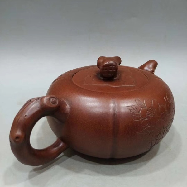 紫砂壶底款金商鼎标容量500尺寸19