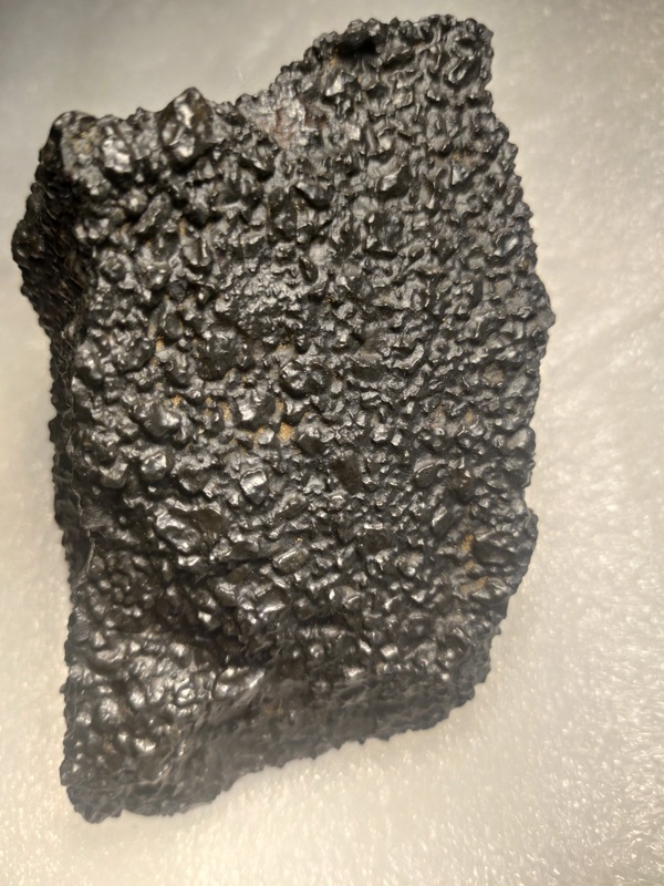 疑似陨石n小行星带球粒陨石中弱磁n重534克