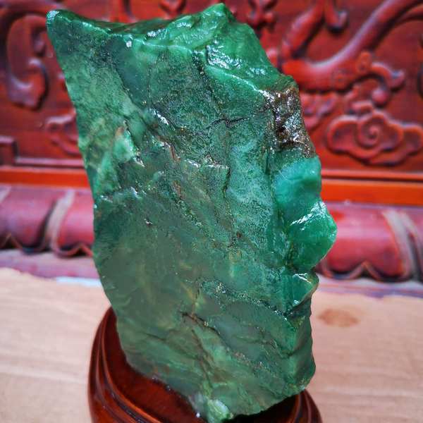 拍品天然南非绿碧玉摆件配送底座全价格及鉴定真假 - 私藏天下