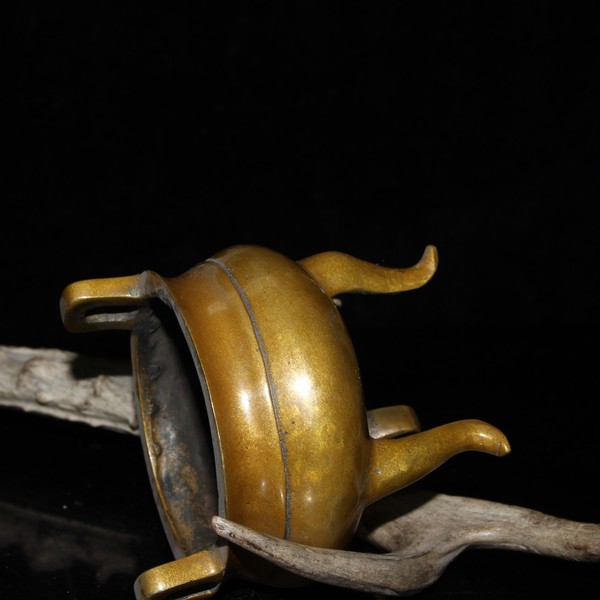 铜三腿香炉做工精细品相如图尺寸778200